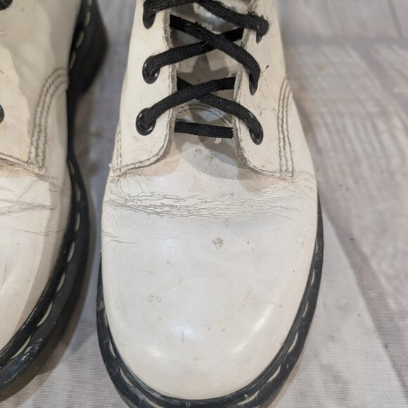 Dr Martens Wome White Leather Lace-Up Casual Block Heel Vintage Combat Boot - Picture 3 of 11